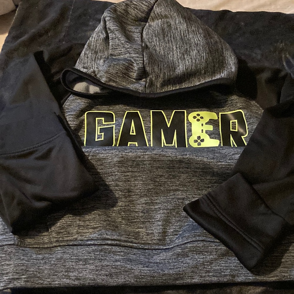 Boys hoodie sweater. XXL/16